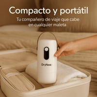 Secador portátil DryNest compacto y ligero, ideal para viajes y fácil de guardar en la maleta.